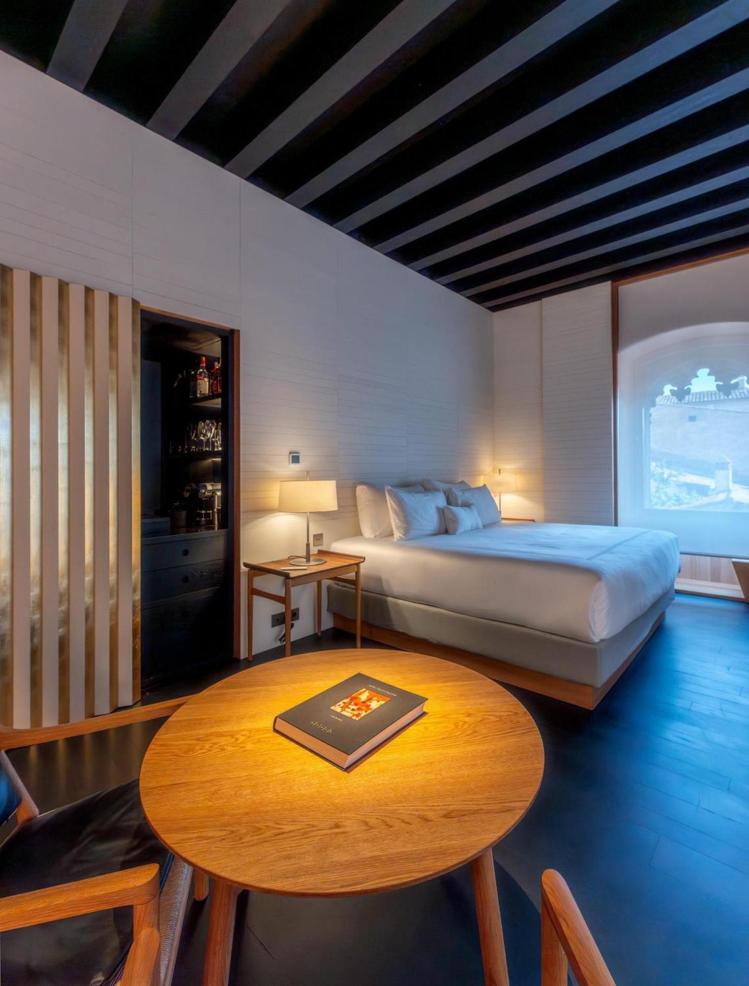 Hotel Atrio Caces Zewnętrze zdjęcie